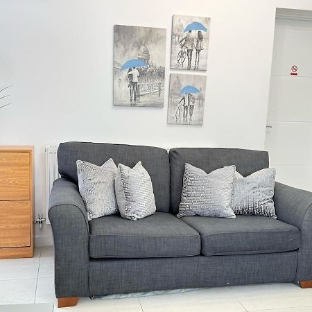 Walnut Flats: Luxurious 2-Bedroom Near Oxford Kidlington Exterior photo